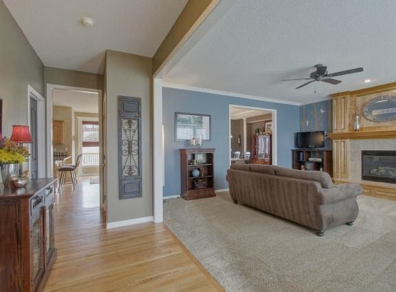 3rd image of 4504 Meadowview Dr