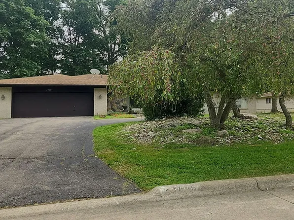 22605 Coventry Woods Ln, Southfield, MI 48034