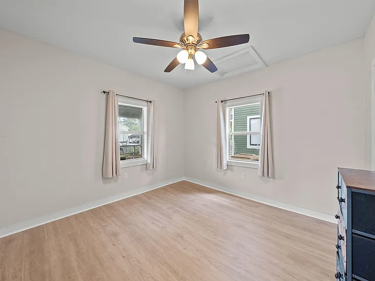 708 Michigan Ave — Photo 4