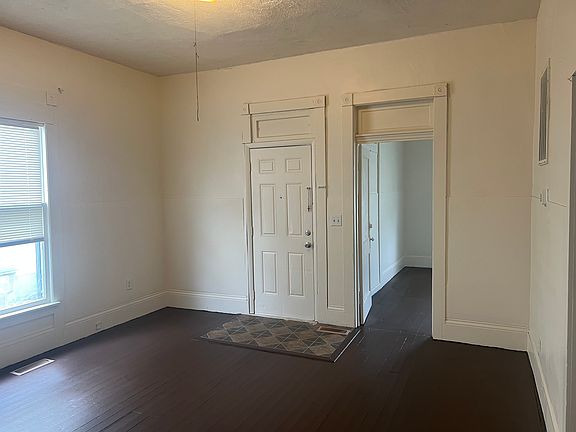 5th image of 807 Cottage Ave