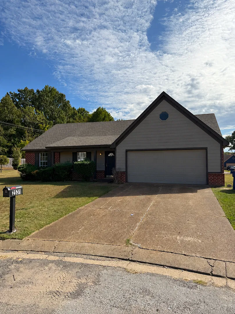 2531 Bristol Cove Horn Lake, MS — Photo 1