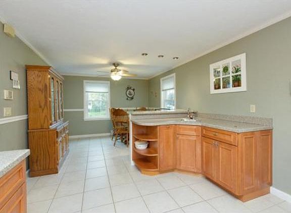 3rd image of 135 Megan Dr