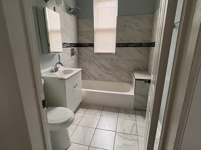 735 N Springfield Ave #2 — Photo 16