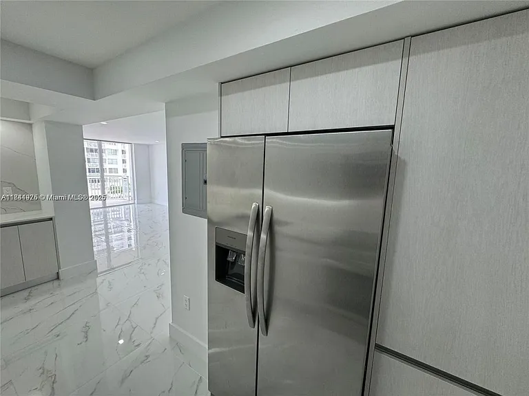 18031 Biscayne Blvd #502 — Photo 5