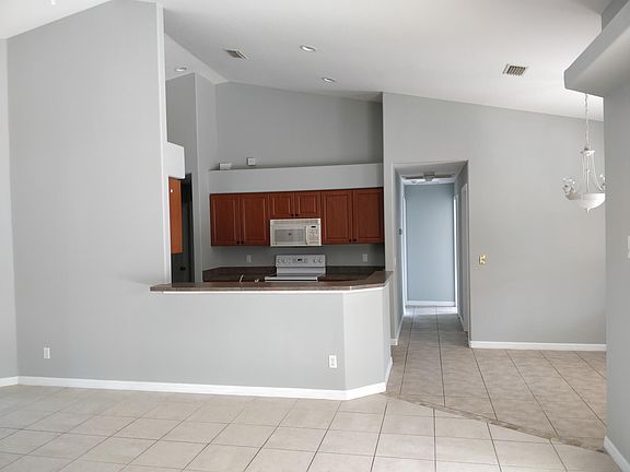 4th image of 3781 Lapeer Ave