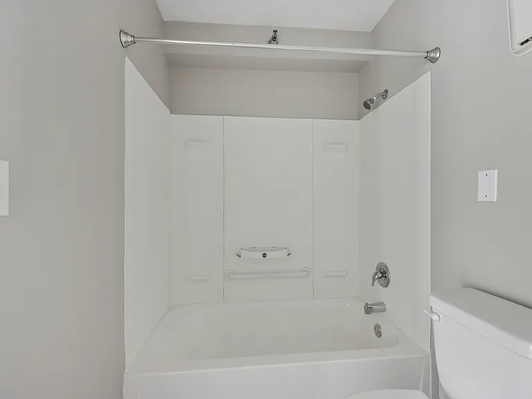 Legacy Crossings Apartment Living — Photo 32