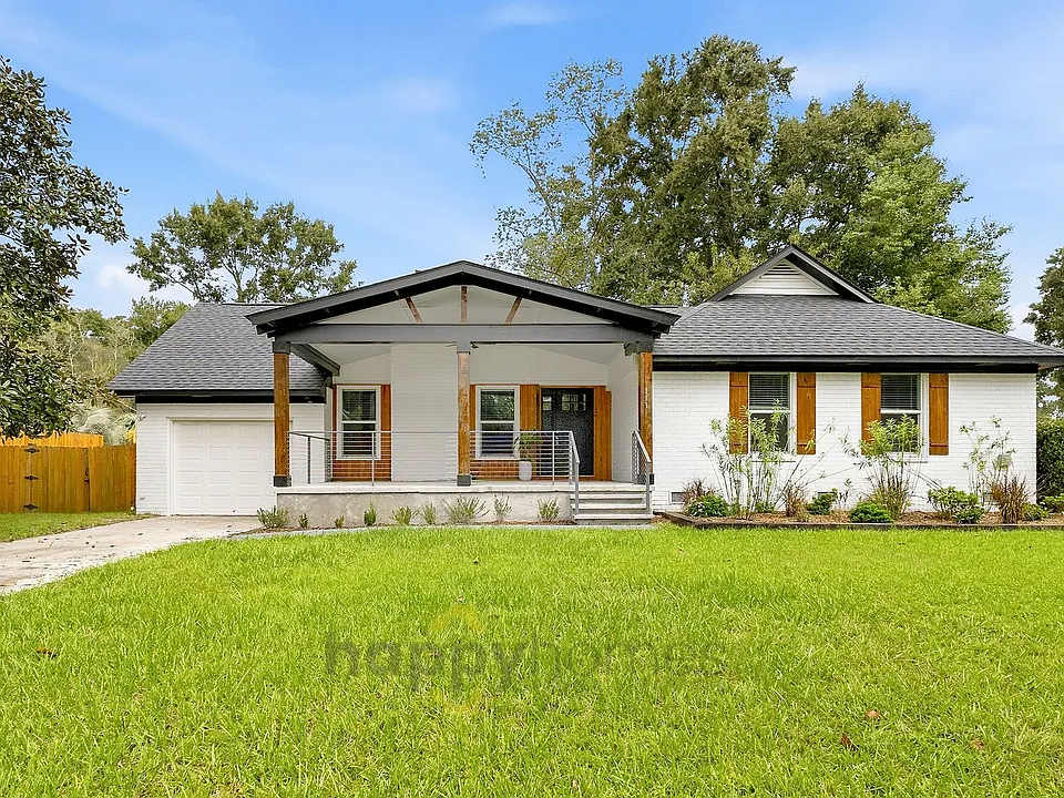 111 Flicker Ln