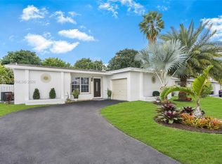 8440 NW 28th Pl, Sunrise, FL 33322