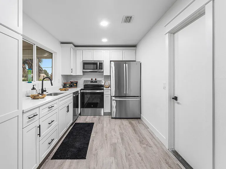 2937 SE Ironton Ave — Photo 9