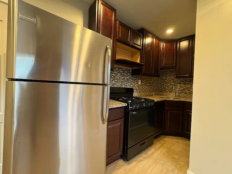 50 Johnson St #44 — Photo 2