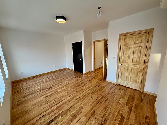 4th image of 663 Manhattan Ave #4
