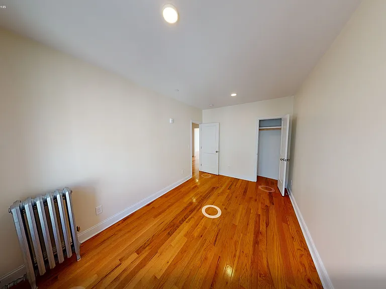 123 Sutherland Rd #1L — Photo 2