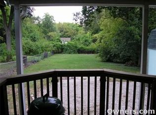 9527 Holtwood Rd, Saint Louis, MO 63114