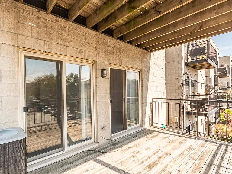 1423 W Fillmore St #1 — Photo 9