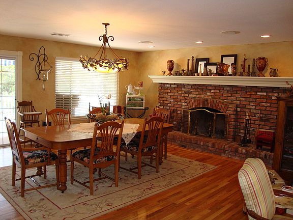 Large Dining w/ Fireplace