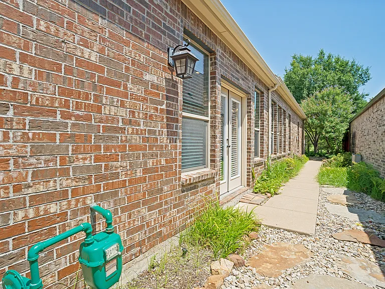 9404 National Pines Dr — Photo 24