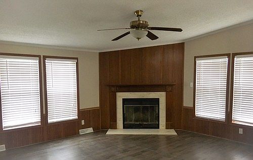 2nd image of 592 Pine Tree Ct