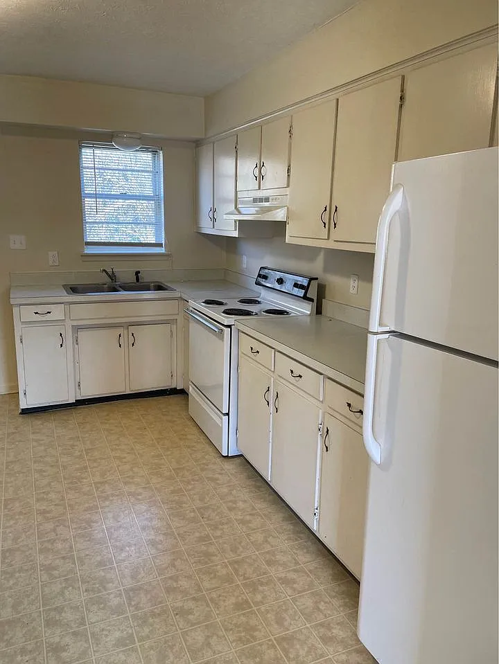 230.5 S Porter Dr — Photo 3