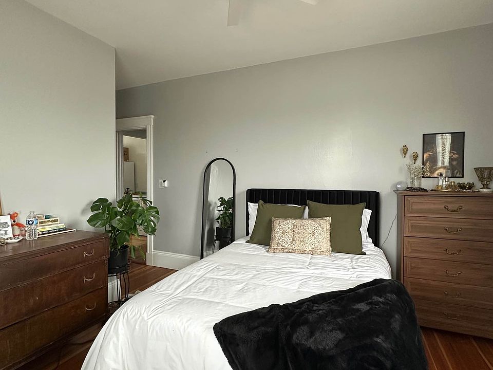 Bedroom for rent