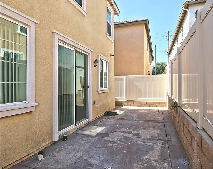 683 Huron Pl — Photo 14