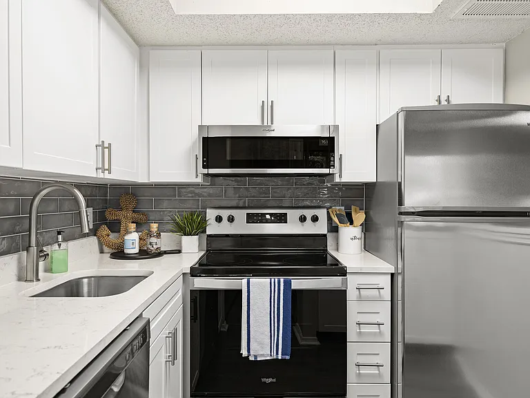 4800 Westshore — Photo 35