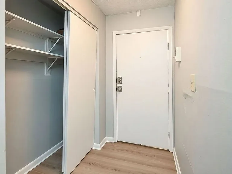2419 Ohio Ave #8 — Photo 6