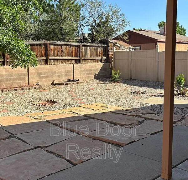 2125 Sierra Ln NE — Photo 32