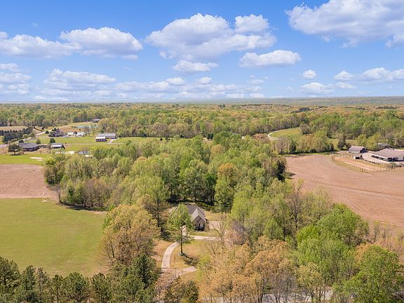 2nd image of 471 Tige Hopper Rd