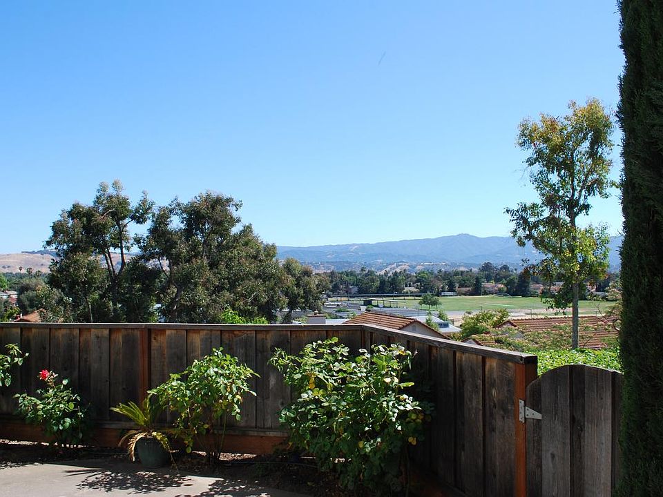 1st image of 354 Otono Ct