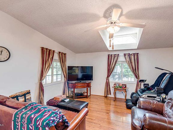 4th image of 3808 N Idaho Ave