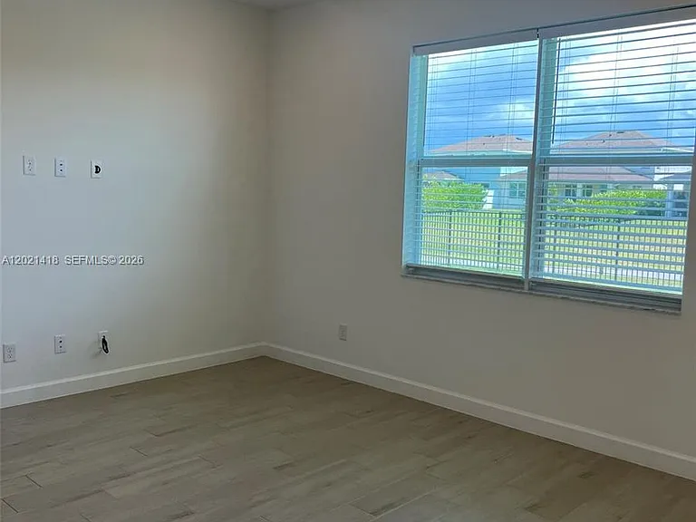 1933 E Wandering Willow Way — Photo 11