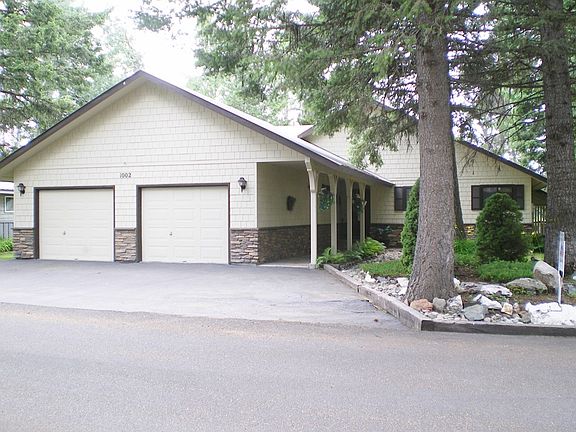 2nd image of 1002 Evergreen Dr