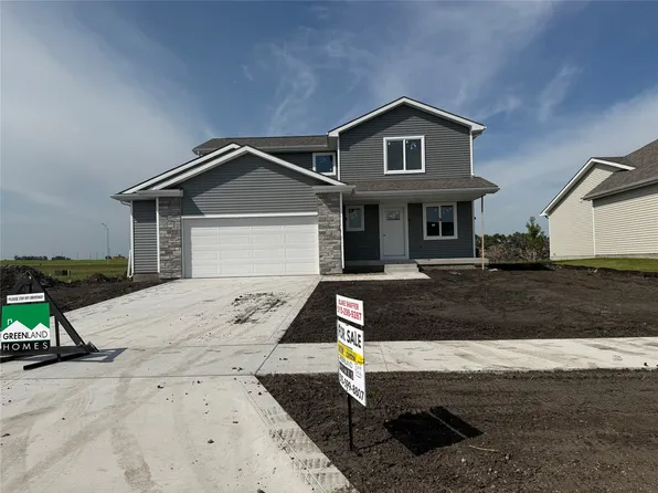 2204 White Oak Ln, Granger, IA 50109