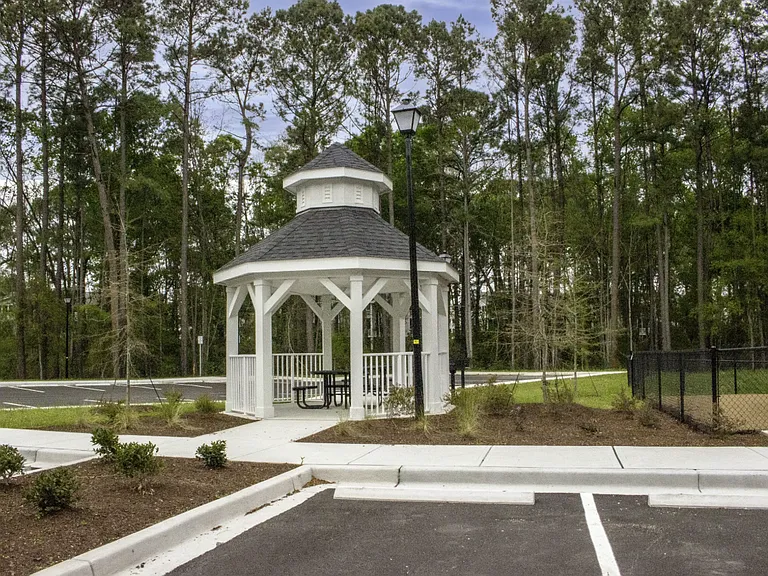 Waterford Pointe — Photo 9
