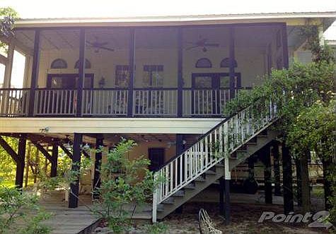 Screened Porch/side