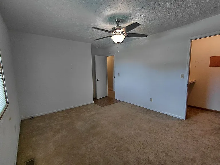 14490 Hilltop Rd — Photo 27