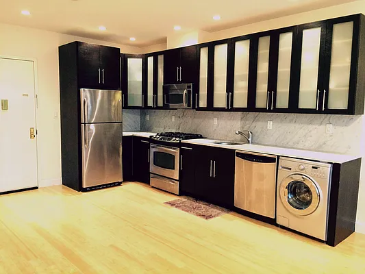 Sold by Keller Williams Realty Landmark | media 26