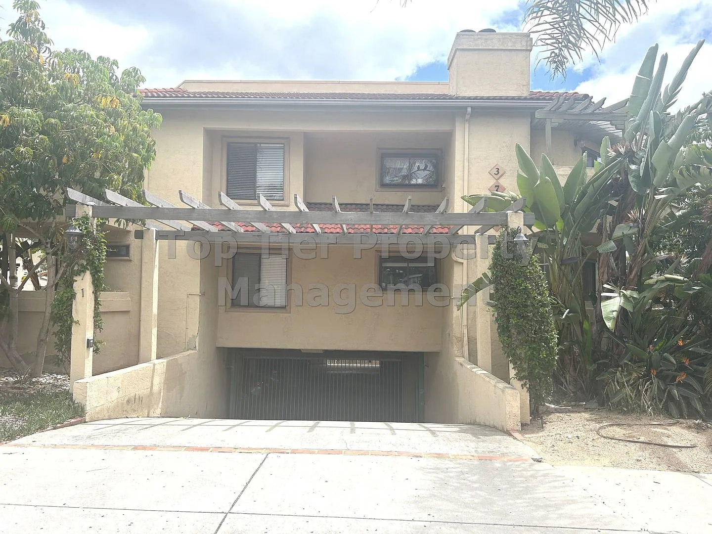 Spacious 2 Bed / 2 Bath Condo Near SDSU Prime Central Location! — Photo 1