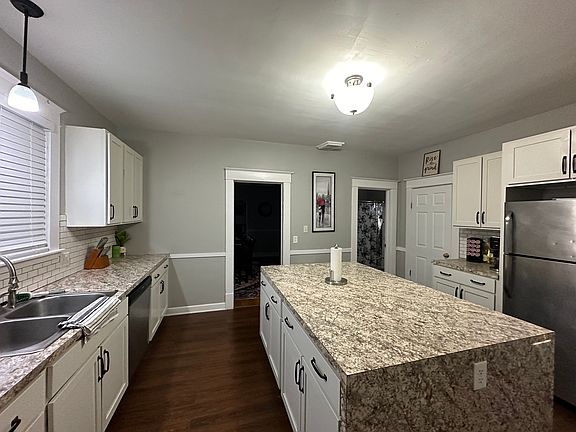 4th image of 1411 Union Ave NE #1