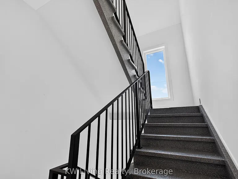 96 Belgravia Ave — Photo 29