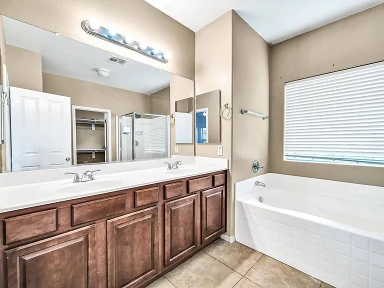 16037 W Custer Ln — Photo 10