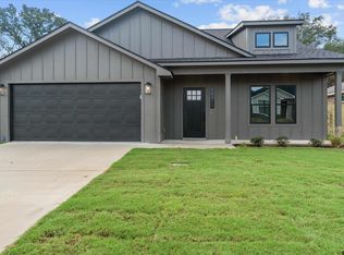 16410 Crossing Cir, Lindale, TX 75771