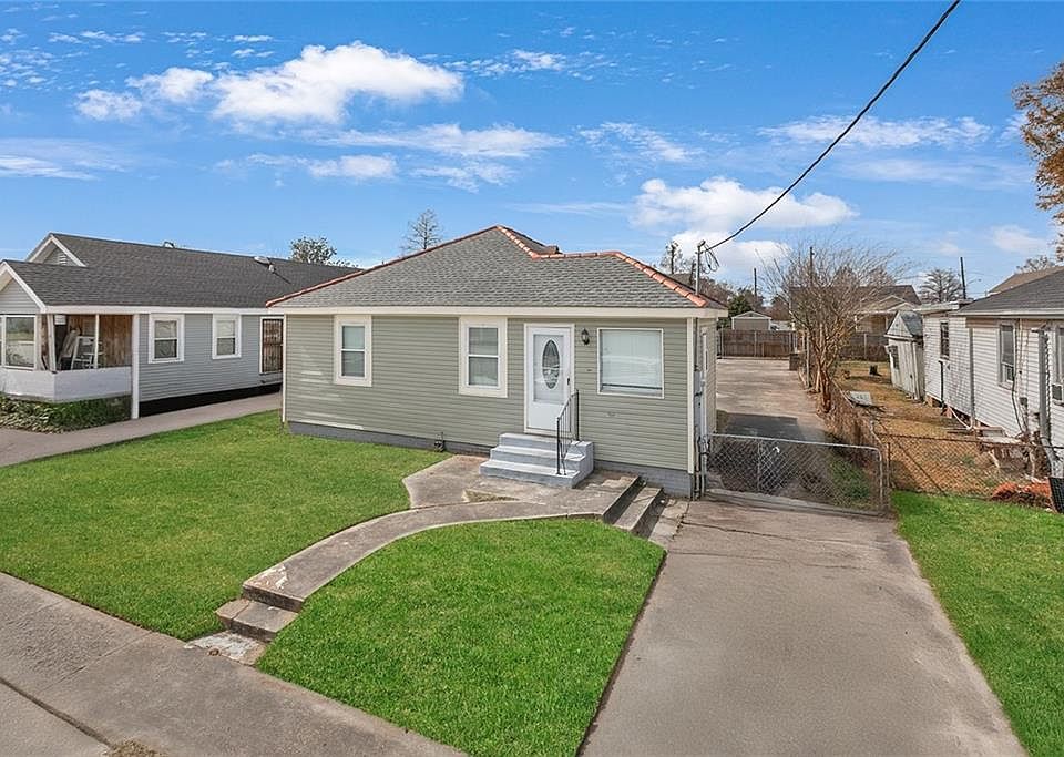 1st image of 932 Lebeau St
