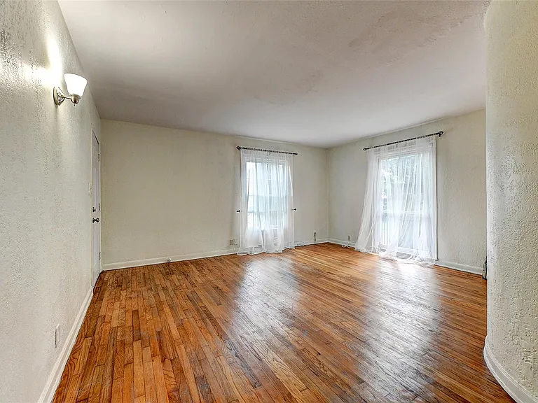 2509 Shakespeare St #1 — Photo 6