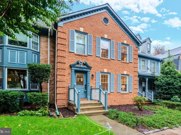 12504 Sweet Leaf Ter, Fairfax, VA 22033