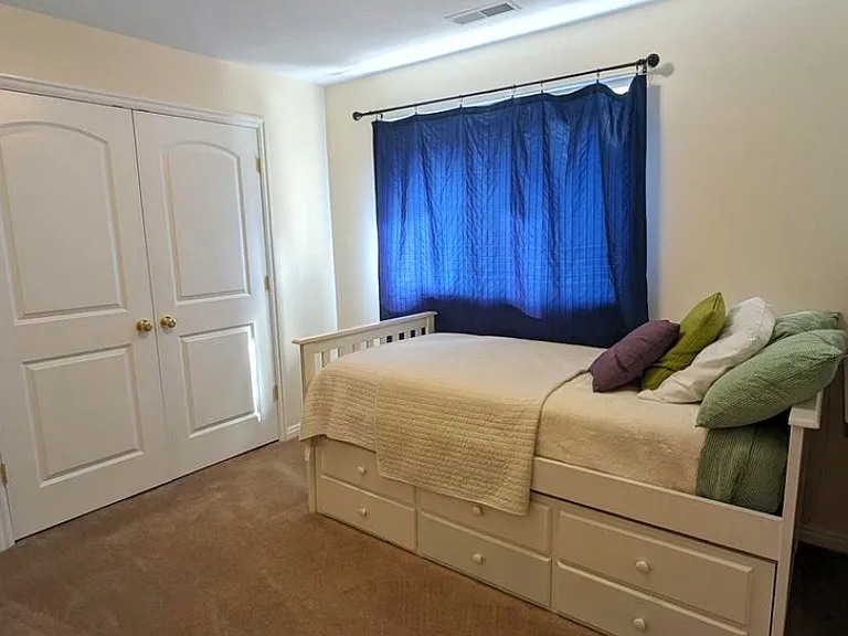 104 Akard Ave — Photo 5