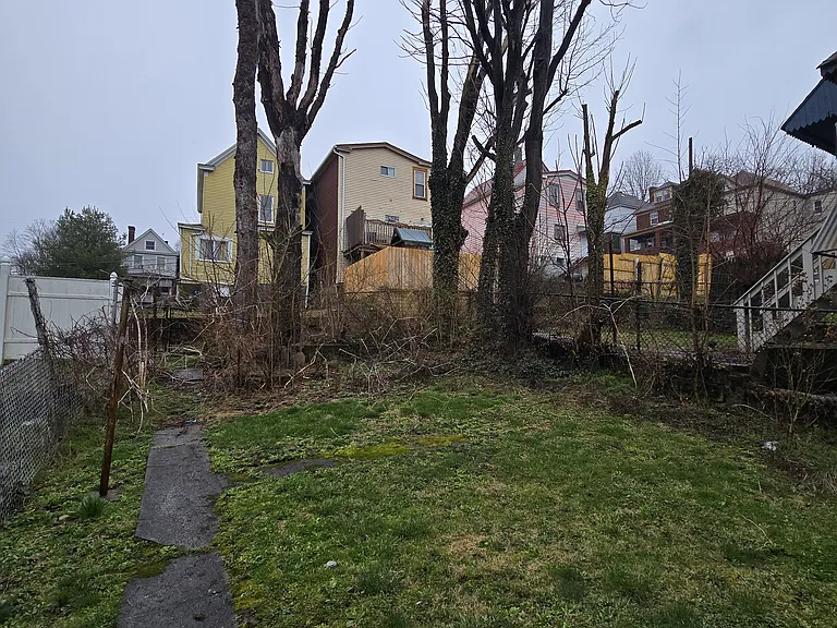 906 Gibson St — Photo 13