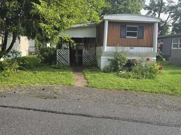 154 Roadrunner Dr #10, Bellwood, PA 16617