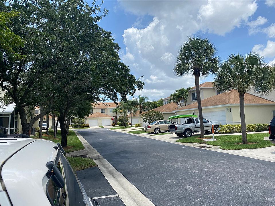 2nd image of 13100 Broadhurst Loop
