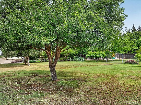 5th image of 3276 E Olive Ave